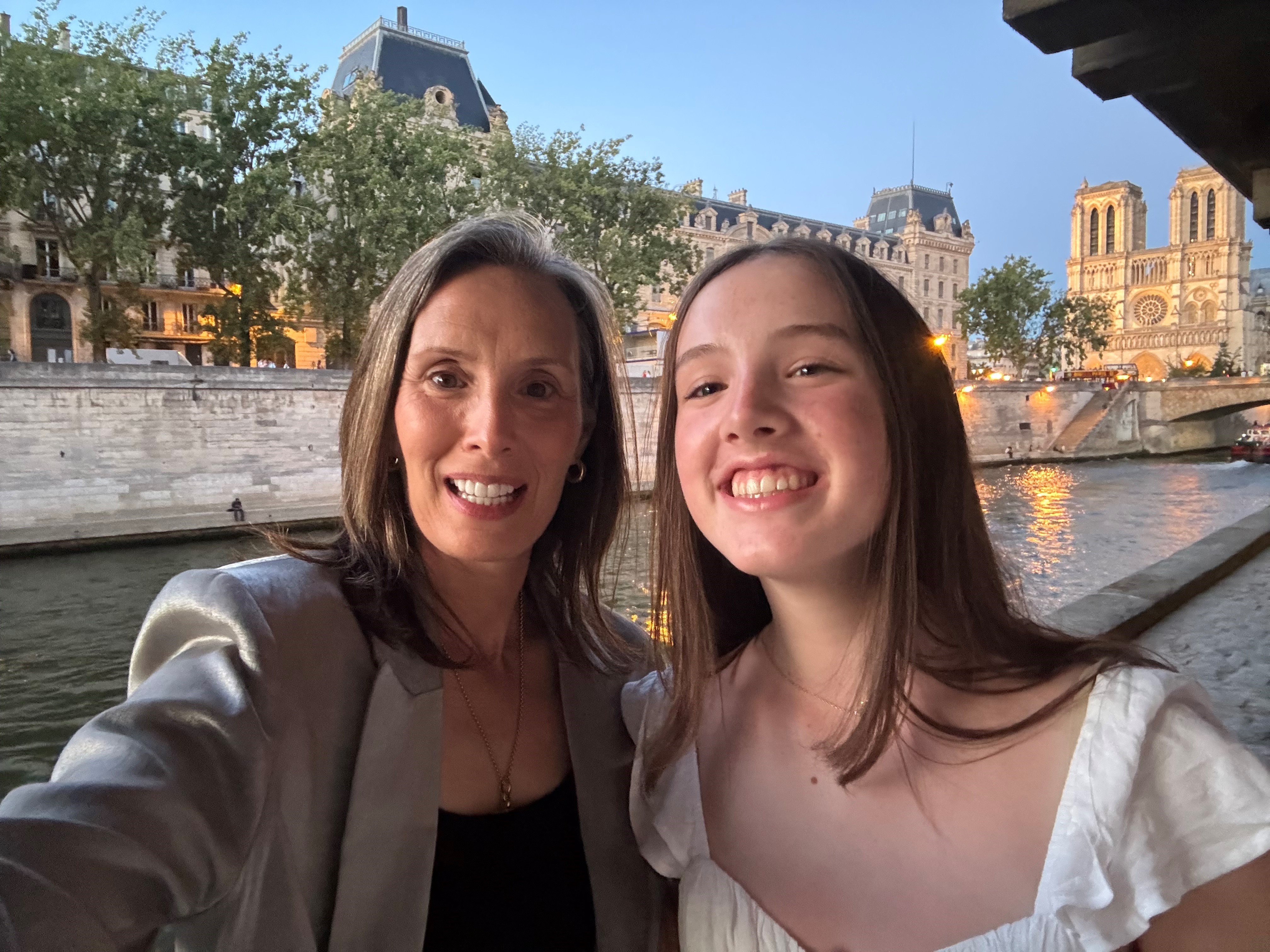 Sandra and her daughter in Paris